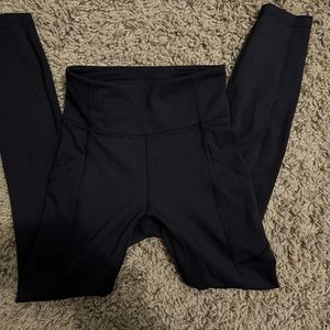 Lululemon black leggings with pockets